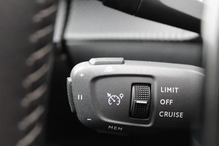 Peugeot 2008 1.2 PureTech 100PK Allure Pack  | Adaptieve Cruise | Origin NL | Dealer Onderhouden | Camera / 13