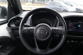 Toyota Aygo X PULSE APPLE/ANDROID 17''LM-VELGEN ALL-SEASON PRIVACY-GLASS CAMERA ADAP. CRUISE / 18