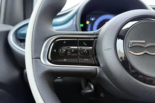 Fiat 500 1.0 Hybrid La Prima | Cabrio | Lederen bekleding | Keyless | Camera | Cruise control | Lichtmetalen velgen | Navigatie | Draadloze apple carplay/android auto | JBL audio / 19