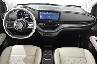 Fiat 500 3+1 La Prima 42 kWh Panoramadak Stoelverwarming Camera Apple CarPlay / 8