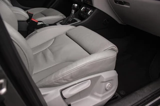 Audi Q3 2.0 TFSI quattro Pro Line | S-tronic Automaat | Panoramadak | 211 pk | Stoelverwarming | Climate control | Navi | Xenon | Bluetooth | 18 inch | PDC | Quattro / 17