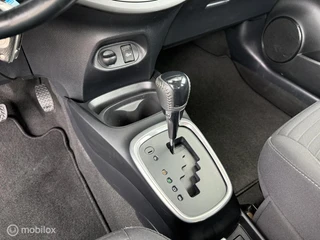 Toyota Yaris 1.5 Hybrid Dynamic / Invalide Auto / Cam / Navi / 26