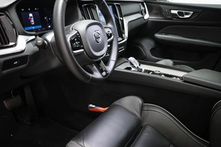Volvo V60 2.0 B4 Ultimate Dark | PANORAMADAK | HEAD UP | STANDKACHEL | ACHTERBANKVERWARMING | 360 CAMERA | 20" / 32