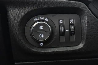 Opel Corsa 1.2 Turbo Hybrid Edition Stoel-Stuurverwarming Achteruitrijcamera / 24