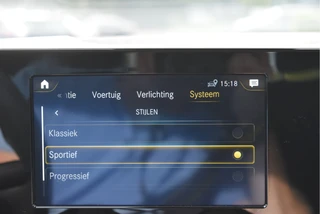 Mercedes-Benz A-Klasse 200 4MATIC 164 pk Premium  | Open dak | Camera | Carplay | DAB | Vrtual cockpit | Stoelverwarming | Full LED / 54