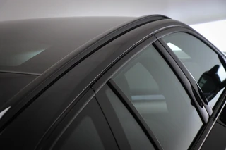 BMW 5-serie Touring 550e xDrive | INNOVATION / M SPORT PRO- PACK | PANORAMADAK | HEAD UP | STUURVERWARMING | 360 CAMERA | 20" / 13