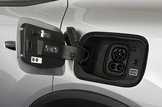 Citroen Ë-C4 X Feel 50 kWh Climate Control Apple CarPlay 18" / 27
