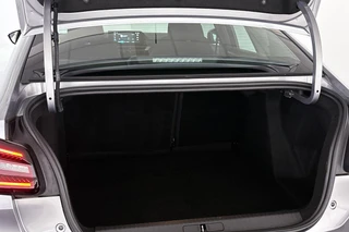 Citroen Ë-C4 X Feel 50 kWh Climate Control Apple CarPlay 18" / 11
