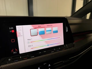 Volkswagen Golf 1.5 eTSI R-Line Pano Virtual Camera IQ Light / 21