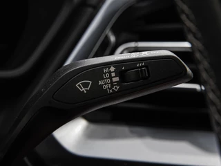 Audi Q4 e-tron 40 Launch edition S Competition 77 kWh | Trekhaak | HUD | Warmtepomp | ACC | Matrix LED | Leder | Keyless | Camera | Sonos audio | 20" | Dealeronderhouden / 24