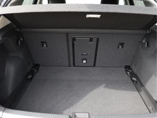 Volkswagen Golf 1.5 eTSI Life Edition  | Facelift | Head-up | Winter pakket / 56