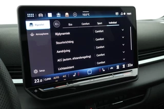 Volkswagen T-Roc 1.5 eTsi 150pk DSG R-Line First Edition Trekhaak Camera Keyless Stoelverwarming Virtual Cockpit Carplay / 30