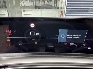 Peugeot 5008 GT Hybrid 145pk e-DCS6 | Adaptieve Cruise Control |Apple Carplay/Android Auto | Stoelverwarming | Lichtmetalen Velgen 19 Inch | Rondom zichtcamera | Dodehoek bewaking / 19