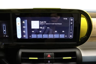 Fiat Grande Panda La Prima 44 kWh | Navigatie | Climate control | Achteruitrijcamera | Cruise control | Dakrails | Stoel- en stuurverwarming | Lichtmetalen velgen / 26