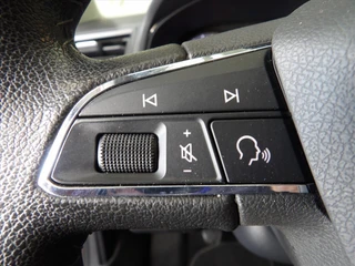 SEAT Arona 1.0 TSI 95pk Style Business Intense / 19