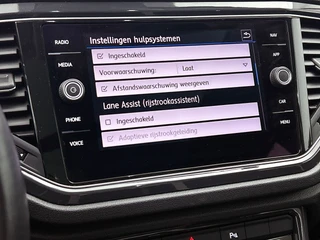 Volkswagen T-Roc 1.5 TSI Sport Automaat | Adaptive Cruise | CarPlay | Camera | Panoramadak | Parkeersensoren | Trekhaak | NAP / 21