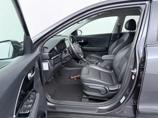 Kia Niro 1.6 GDi Hybrid DynamicPlusLine  - Stoel / Stuurwielverwarming - Climate Control - ACC - Trekhaak - Achteruitrijcamera - Fabrieksgarantie tot 02-2028 / 19