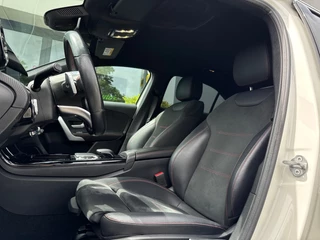 Mercedes-Benz A-klasse 200 AMG Edition Premium Plus * Camera * Carplay * 18 Inch / 5