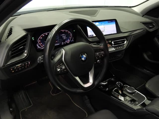 BMW 1-Serie 118i Aut. Intro Sport Line VOL LEER/NAVI/CAMERA/LED/18"LMV! / 5