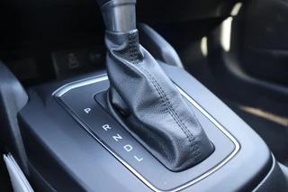Ford Focus Wagon HYBRID 155PK TITANIUM-X NL-AUTO 1E EIGENAAR PARK.SENSOREN NAVI APPLE/ANDROID ALL SEASONS / 18
