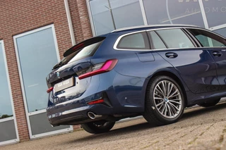 BMW 3-serie Touring 320e High Executive Sport Line | 1e eigenaar | NL auto | Driving Assistant | HiFi audio | LED | 18 inch | Stoelverwarming | DAB | Carplay | Navigatie | PDC / 45