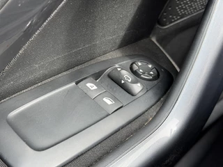 Peugeot 2008 Blue Lion 1.2 PureTech 130PK Navigatie, Parkeersensoren Achter, Panoramadak, Trekhaak, Airco / 15