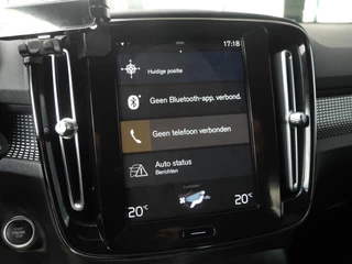 Volvo XC40 1.5 T3 Momentum Business | Zwart dak | Navigatie | Adaptieve Cruise control | Camera | Elektrische achterklep | Elektrisch verstelbare stoelen met geheugen / 22