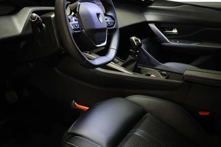 Peugeot 308 1.2 PureTech Allure Pack Business | ERGO COMFORT | CONNECTED SERVICES | DRAADLOZE LADER | STOELVERWARMING | CAMERA / 31