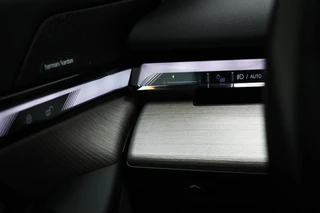 BMW 5-serie Touring 550e xDrive | INNOVATION / M SPORT PRO- PACK | PANORAMADAK | HEAD UP | STUURVERWARMING | 360 CAMERA | 20" / 36