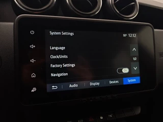 Dacia Duster 1.3 TCe Prestige | Automaat | Cruise control | Stoelverwarming | CarPlay | Camera | Parkeersensoren / 24