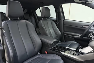 Mitsubishi Eclipse Cross 2.4 PHEV Prestige Automaat | SOH: 98% | Lederen bekleding | Panoramisch schuifdak | Stoel & Stuurverwarming | Camera | Climate control | Extra getint glas / 16