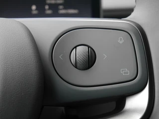 Leapmotor B05 ProMax Design 67.1 kWh | Panoramadak | Elektrisch verstelbare stoelen | Stuurwiel verwarming | Apple carplay/Android auto | Sfeerverlichting | Regensensor | Privacyglas | 19 inch lichtmetalen velgen / 17