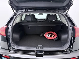 Kia e-Niro DynamicPlusLine 64 kWh - SOH 96,0% - Schuif-/kanteldak - Stoel-/stuurverwarming - Navigatie - Cruise Control - Keyless - Fabrieksgarantie tot 07-2028 / 40