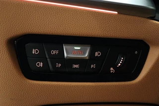 BMW 3 Serie Touring 320i High Executive M Sport Pakket Automaat  / Live Cockpit Professional / Leder / Achteruitrijcamera / DAB / Stoelverwarming / Hifi / Ambiance Verlichting / 18 Inch / LED / Chrome Line / Parkeersensoren voor+achter / Climate Control / 25