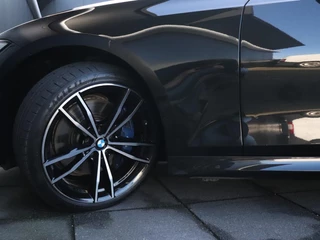 BMW 3-serie Touring 330i High Executive Edition | M SPORT | LEDER |  PANO-DAK | 360° CAMERA | CRUISE | APPLE CARPLAY | STOELVERW. | / 19