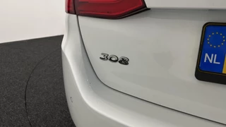 Peugeot 308 SW 1.2 PureTech Active Pack TREKHAAK NACI LM CARPLAY. / 17