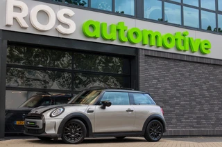 MINI 3-deurs 1.5 Cooper Classic | PANO | HUD | CAMERA | KEYLESS | LEDER |
