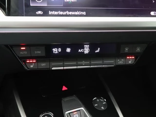 Audi Q4 e-tron 45 quattro Advanced edition 77 kWh 265 Pk | Stoelverwarming | Matrix LED | Sonos Audio | 19 Inch | Warmtepomp | 53.634 Km !! / 32