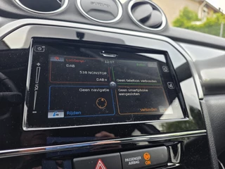 Suzuki Vitara 1.0 Boosterjet AUTOMAAT NAVI TEL CAMERA CC ECC / 31