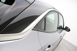 Opel Mokka 1.2 Turbo Elegance 130 PK | Navigatie | Climate control | Lichtmetalen velgen | Camera | Zwart dak | Cruise control / 17
