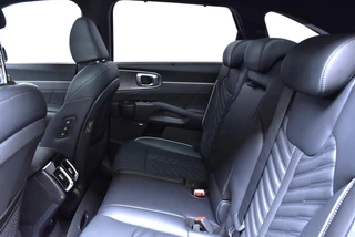 Kia Sorento 1.6 T-GDi 288pk Plug-in Hybrid Aut AWD ExecutiveLine 7-PERS  NIEUW / 17