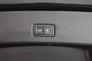 Audi Q4 Sportback e-tron 40 204pk S Edition 77 kWh SOH 91% Stoelverwarming Camera HUD Keyless ACC S-Line / 44
