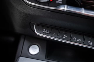 Audi Q5 50 TFSI e Quattro Pro Line | Luchtvering | Matrix LED | Inparkeersysteem | Drive select | Trekhaak | Navigatie | SoH 94% | / 43