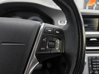 Volvo V60 1.6 T3 R-Design / 20