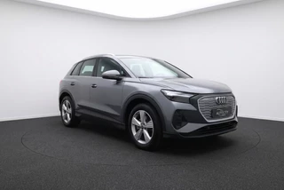 Audi Q4 e-tron 40 e-tron 204 PK l Adaptive Cruise / 9