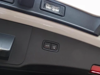 Porsche Cayenne Coupé 3.0 E-Hybrid Pano Achterasbesturing Krijtgrijs Luchtvering Softclose Stoelkoeling SOH 88,7% / 35