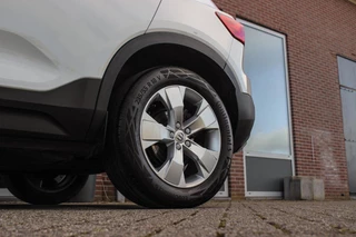 Volvo XC40 1.5 T3 Momentum Pro | 1e eigenaar | NL auto | Inc btw | Cruise control | Climate control | LED | Navigatie | Bluetooth | 18 inch | Trekhaak | Half leer | 163 pk / 42