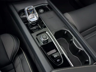 Volvo XC60 2.0 T8 AWD+ Black Edition Pano | Harman/Kardon | 360 camera / 46