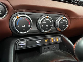 Mazda MX-5 RF 2.0 SkyActiv-G 160 GT-M | Targa | Takumi Leder | Keyless | Winterpakket | LED | Cruise |Roadster Fastback | Plaatje! / 38
