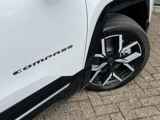 Jeep Compass Summit 74 kWh | Schuif-kanteldak | Massage-stoelen | Handsfree achterklep / 11